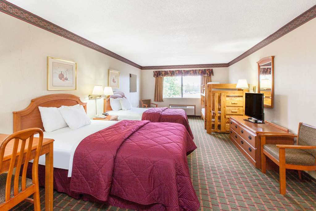 Days Inn By Wyndham Sault Ste Marie Mi Room photo